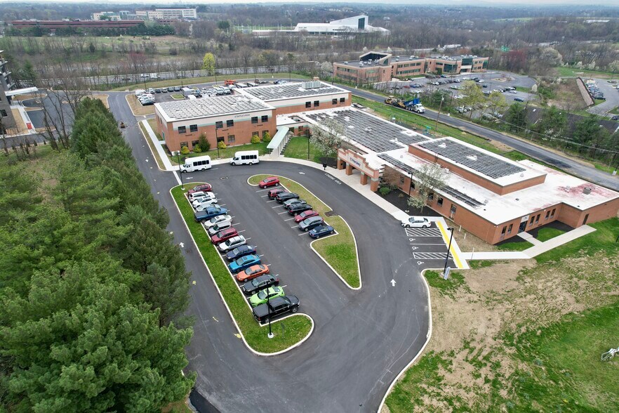 Primary Photo Of 1920 Good Hope Rd, Enola Schools For Sale