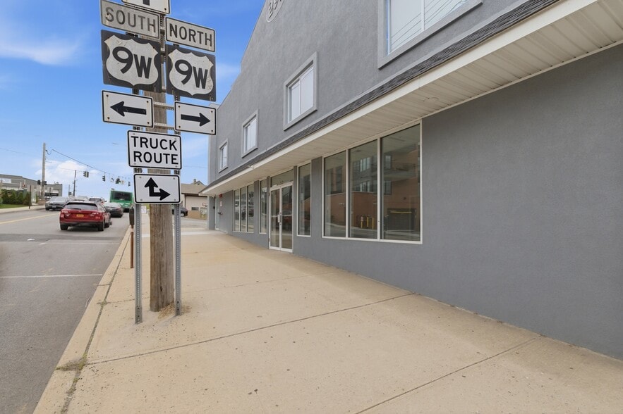 More Photos Of 292 Main St, Nyack Office For Lease