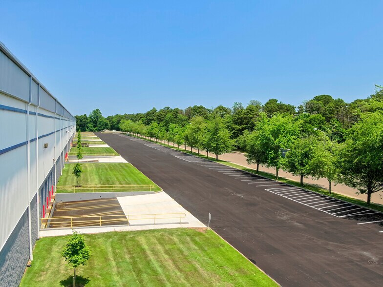 More Photos Of 145 Candlewood Rd, Bay Shore Warehouse For Lease