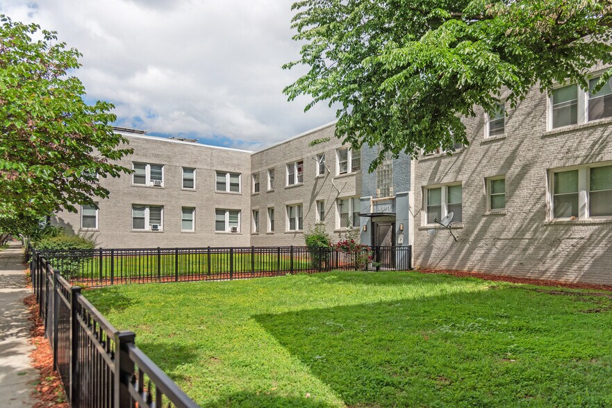 More Photos Of 1524 F St NE, Washington Apartments For Sale