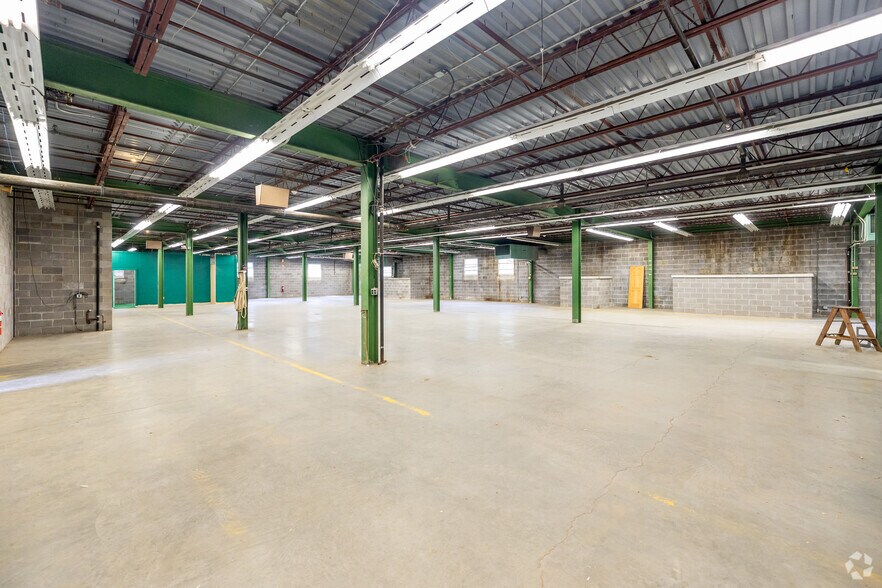 More Photos Of 1 Main St, Shirley Light Distribution For Lease