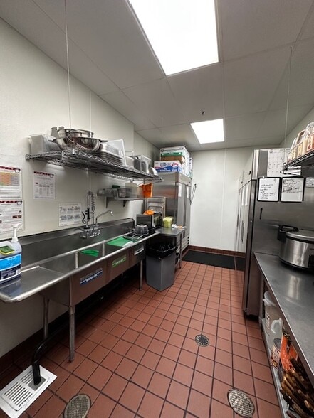 More Photos Of 5105 S Fort Apache Rd, Las Vegas General Retail For Lease