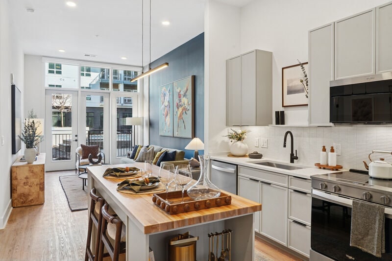 More Photos Of 912 2nd Ave N, Nashville Apartments For Lease