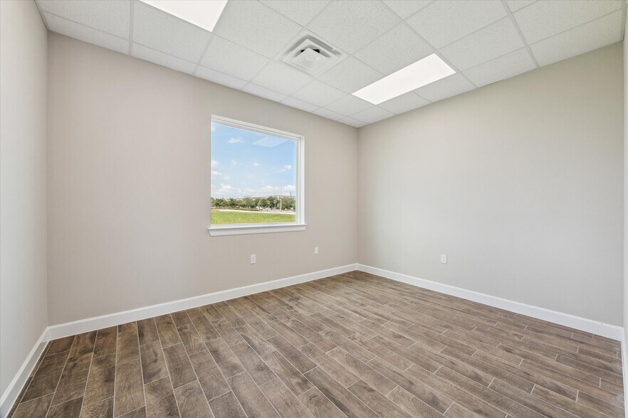 More Photos Of 11960 Broadway St, Pearland Unknown For Lease