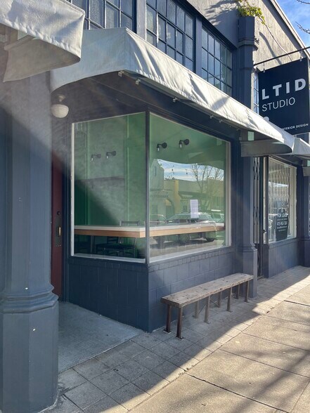 More Photos Of 2967 College Ave, Berkeley Restaurant For Lease