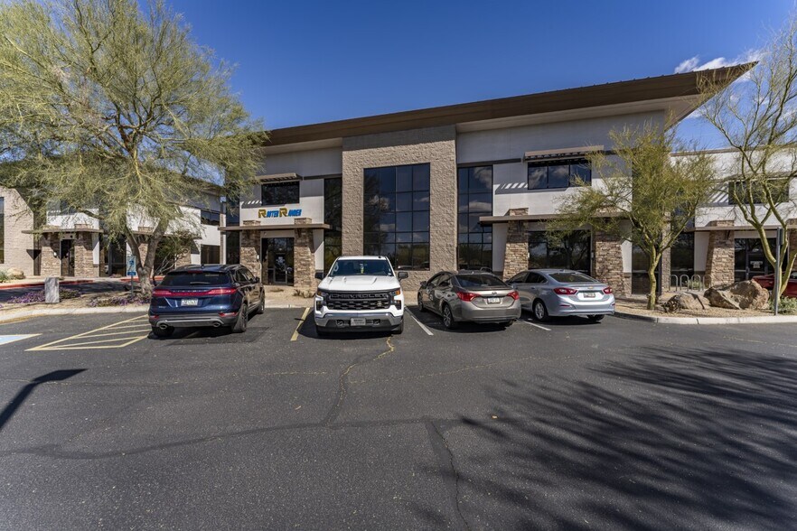 More Photos Of 7363 E Adobe Dr, Scottsdale Light Distribution For Sale