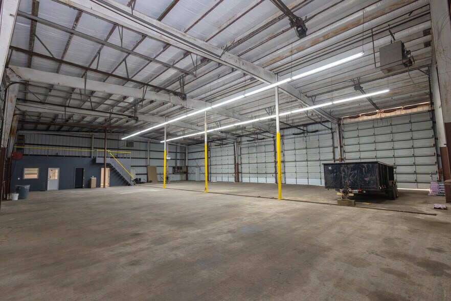 More Photos Of 1222 Frankie St, Houston Warehouse For Sale