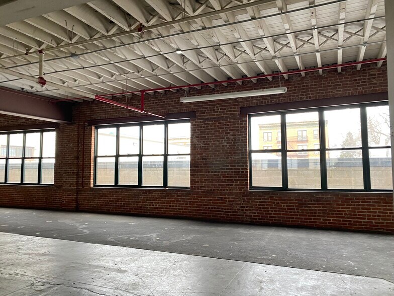 More Photos Of 31 South St, Mount Vernon Light Manufacturing For Lease