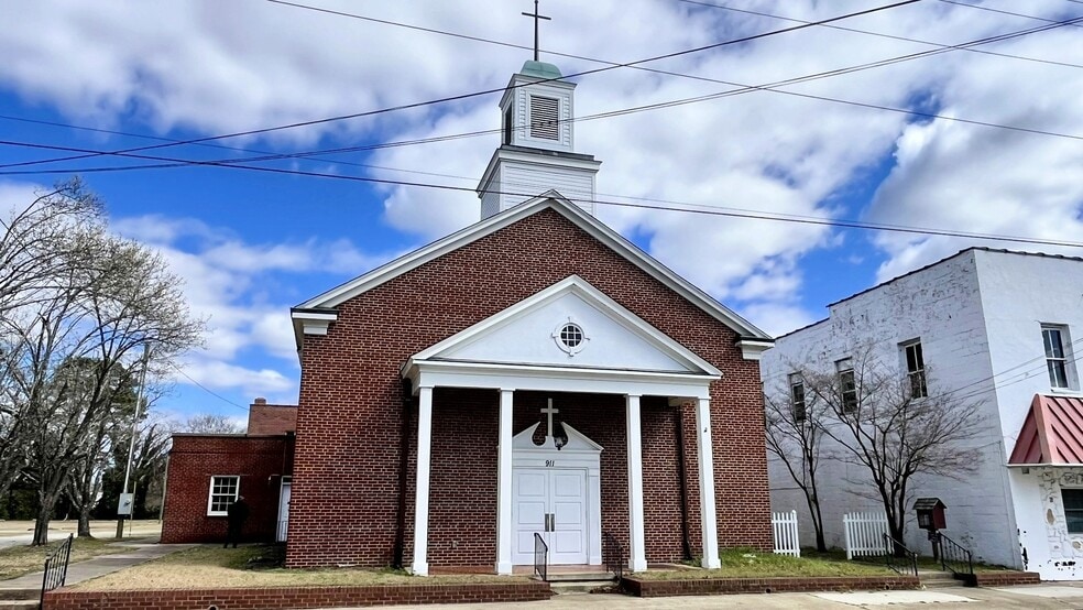 Primary Photo Of 911 Falls Rd, Rocky Mount Religious Facility For Sale