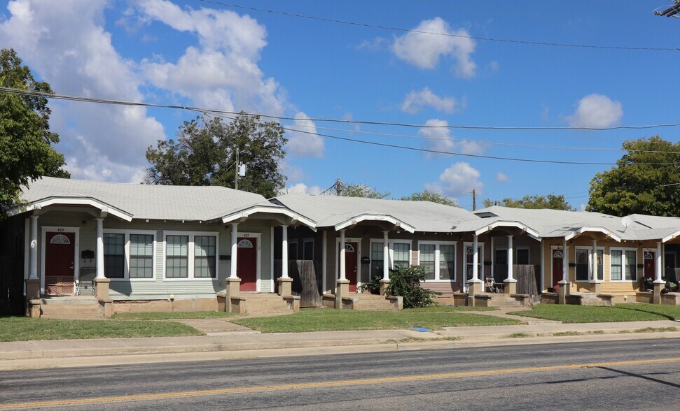 Primary Photo Of 401 Main St, Brownwood Apartments For Sale