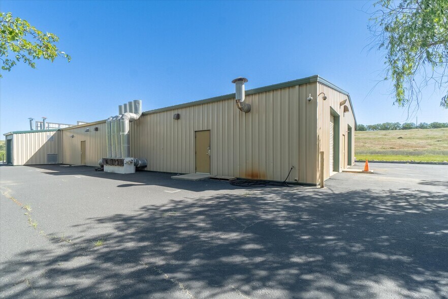 More Photos Of 320 George Reed Dr, San Andreas Manufacturing For Sale