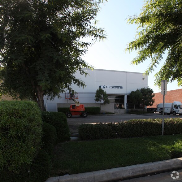 More Photos Of 3014 Tanager Ave, Commerce Warehouse For Lease