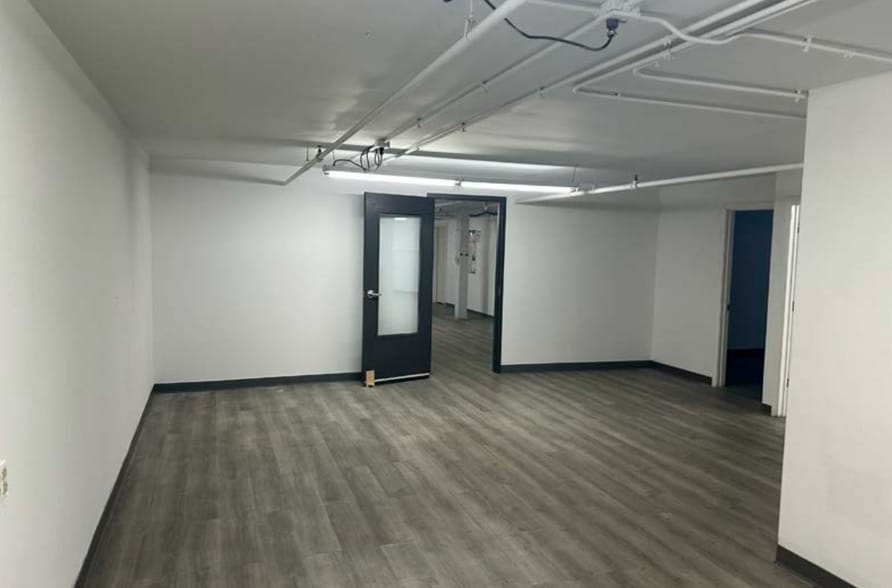 More Photos Of 2331 Terhune Aly, Cincinnati Warehouse For Lease