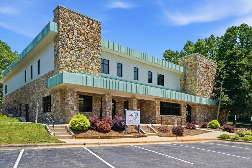 More Photos Of 701-707 Bryant St, Statesville Medical For Sale