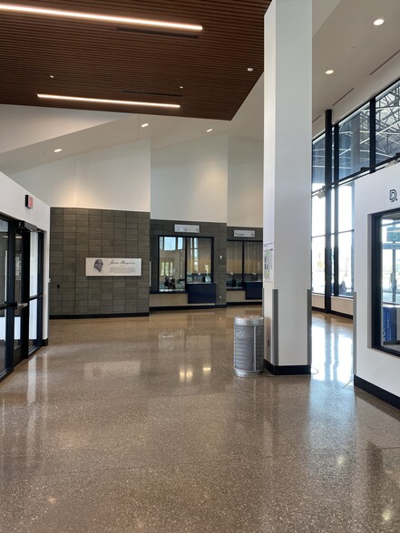 More Photos Of 1121 8 Mile Rd, Detroit Specialty For Lease