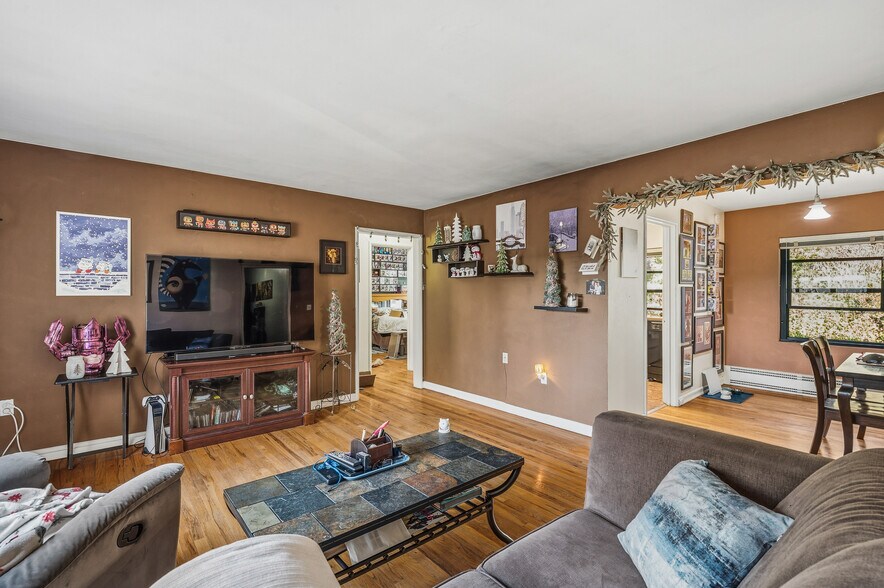 More Photos Of 804 James St, Seattle Apartments For Sale