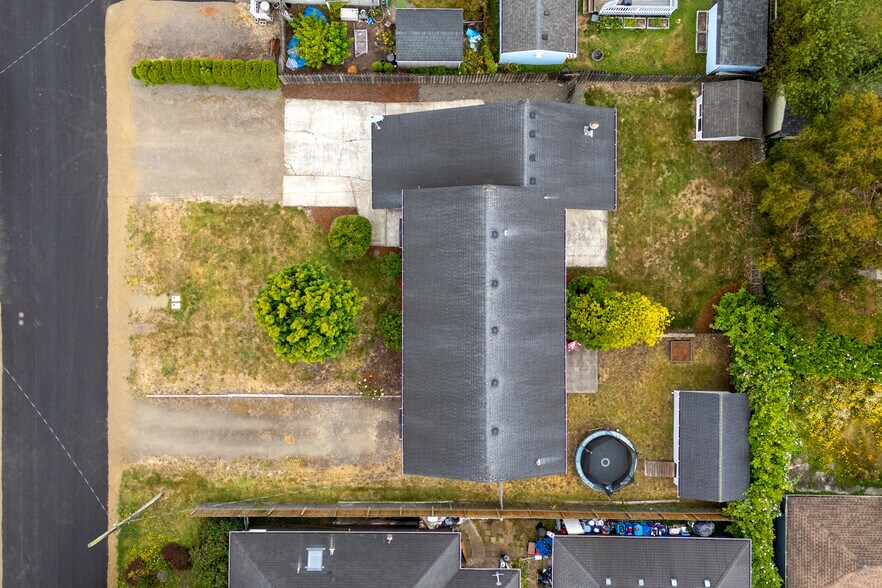 More Photos Of 1009-1011 Grove Ave, Tillamook Apartments For Sale