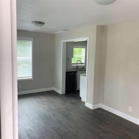 More Photos Of 3720 Sockwell Blvd, Greenville Apartments For Sale