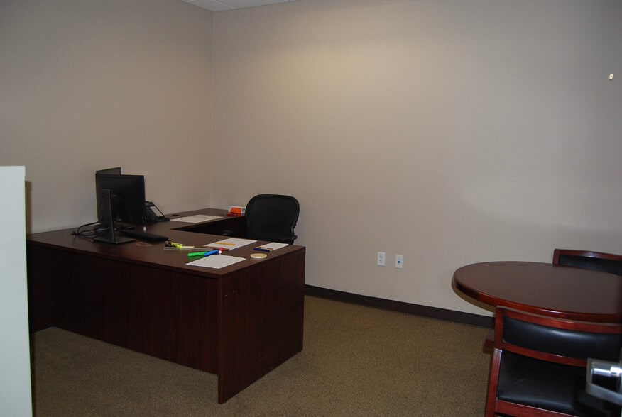 More Photos Of 4708 NW Capital Cir NW, Tallahassee Flex For Sale