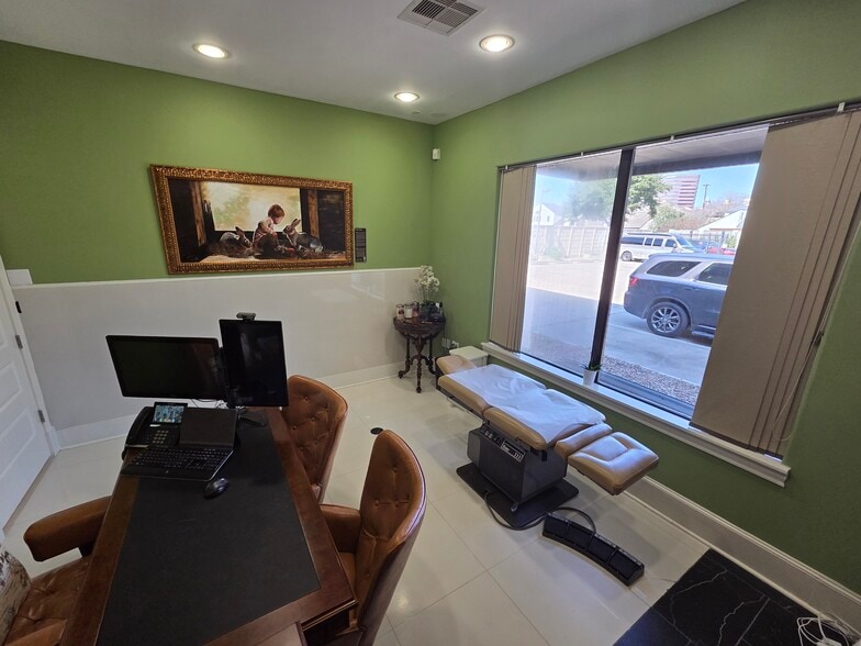 More Photos Of 5721 Winsome Ln, Houston Storefront Retail Office For Sale