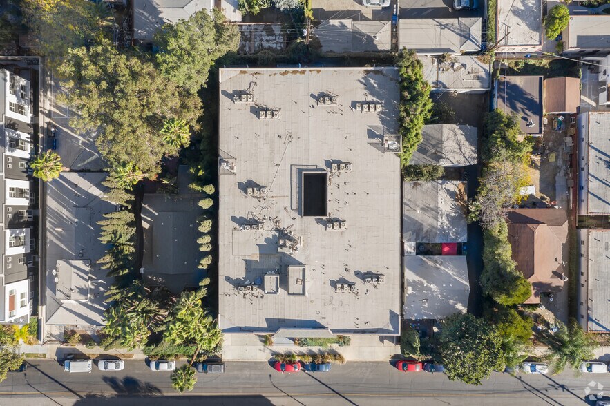 More Photos Of 1320 N Sycamore Ave, Los Angeles Apartments For Sale