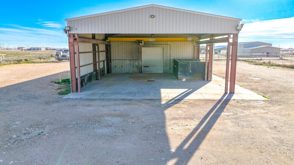 More Photos Of 3201 N County Road 1107, Midland Warehouse For Lease