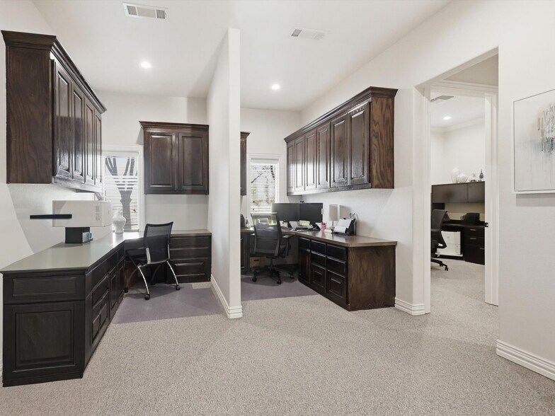 More Photos Of 101 Countryside Ct, Southlake Medical For Sale