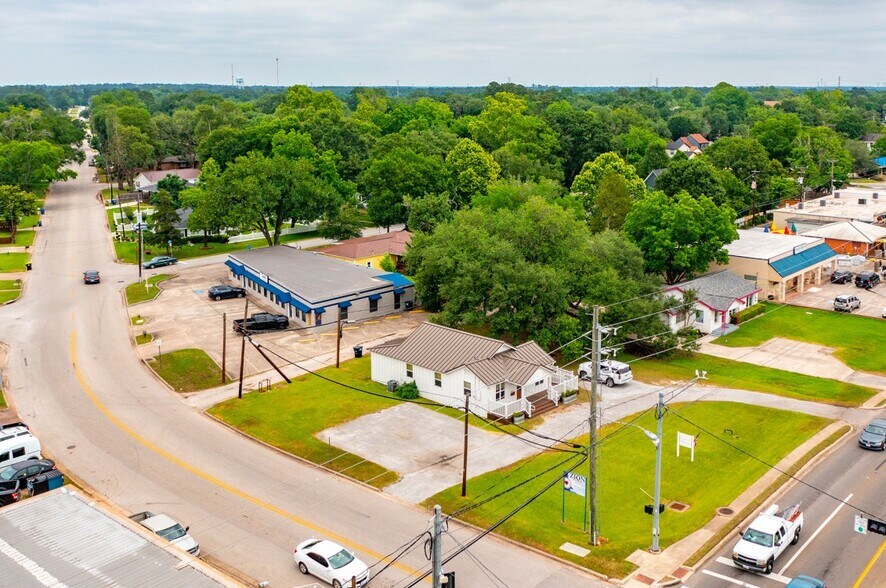 More Photos Of 724 W Main St, Tomball Medical For Sale