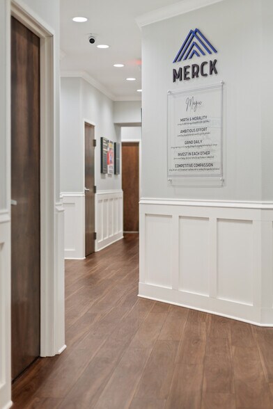 More Photos Of 1927 Columbus Ave, Waco Office For Sale