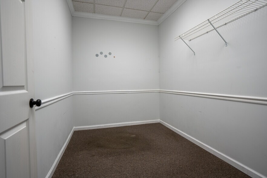 More Photos Of 3470 N Valdosta Rd, Valdosta Office For Lease