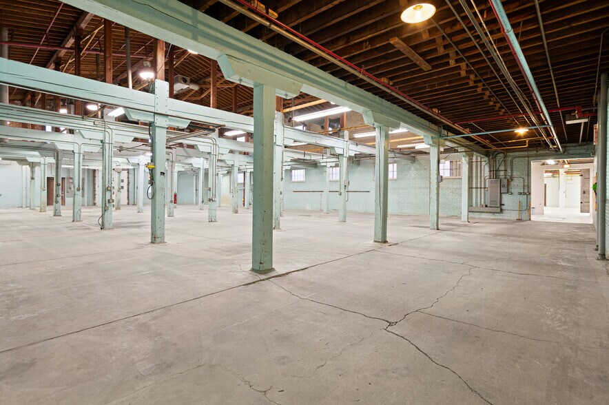 More Photos Of 350 N Center St, Brandon Industrial For Sale