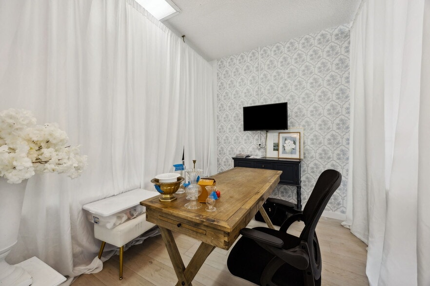 More Photos Of 1637-1643 S 8th St, Fernandina Beach Storefront For Sale