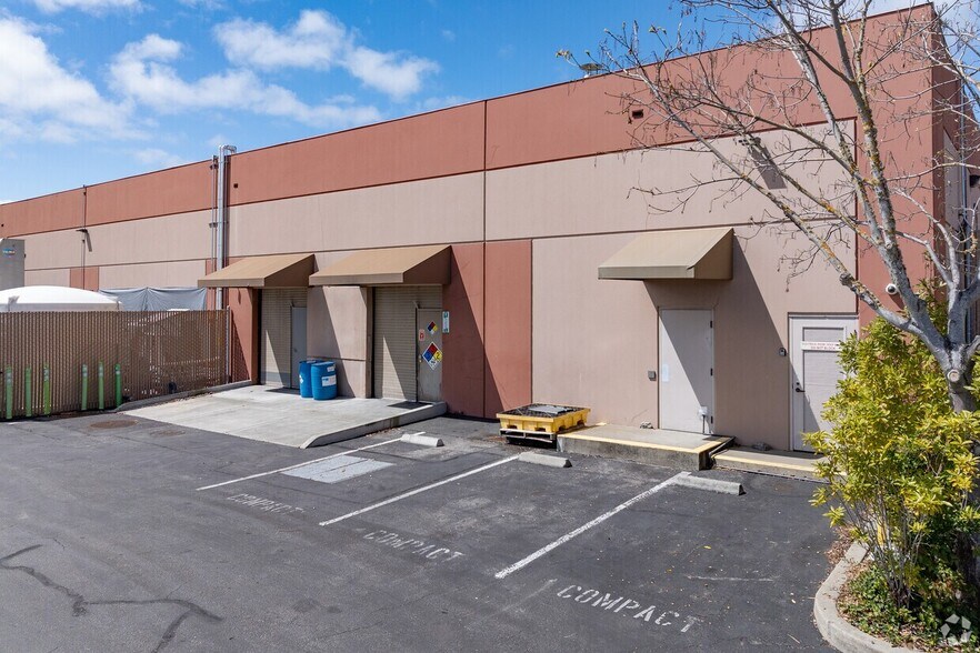 More Photos Of 2080-2090 Lakeville Hwy, Petaluma Industrial For Lease