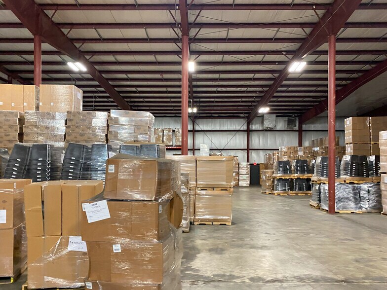 More Photos Of 202 Tilmar Ave, Elroy Warehouse For Sale