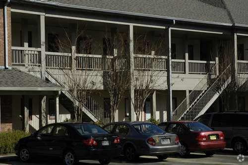 More Photos Of 200 Market Pl, Roswell Office Residential For Lease