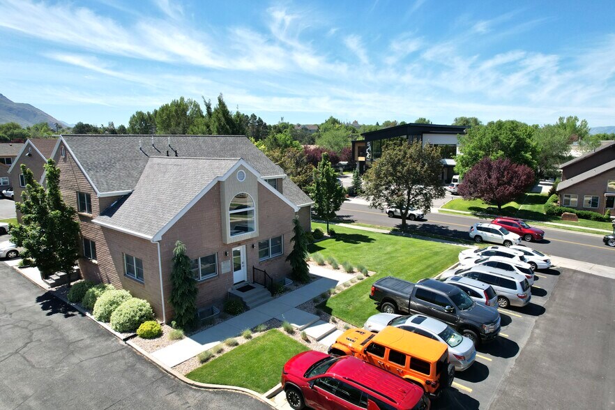 More Photos Of 100 W Canyon Crest Rd, Alpine Office For Lease