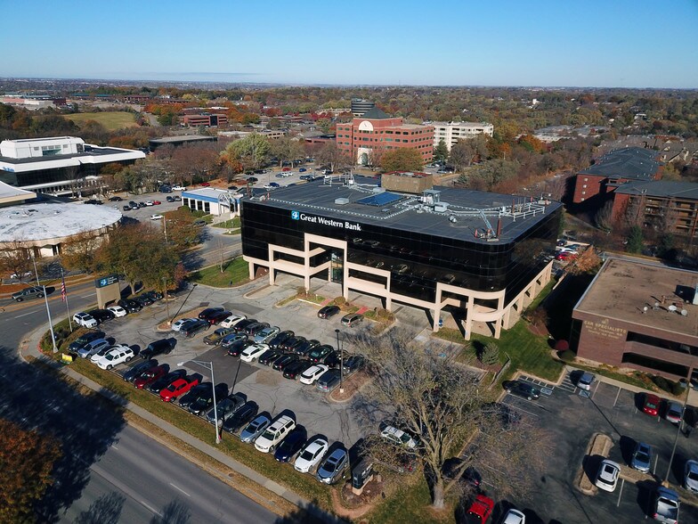 More Photos Of 9290 W Dodge Rd, Omaha Office For Lease