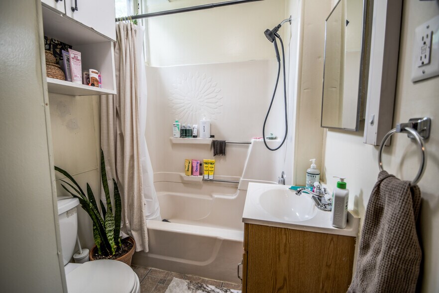 More Photos Of 1 S Main St, Richlandtown Apartments For Sale