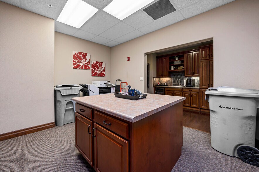 More Photos Of 2474 Patterson Rd, Grand Junction Office For Sale