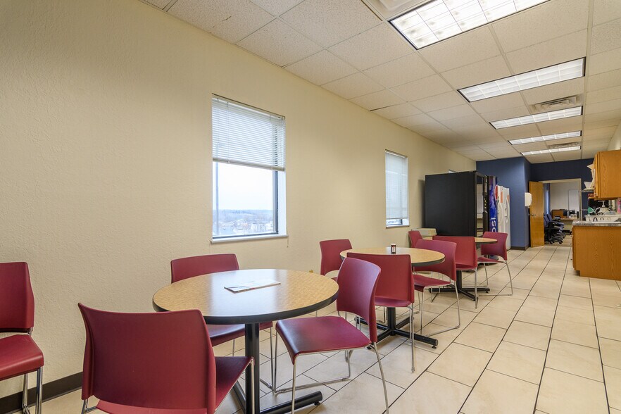 More Photos Of 2023 St. Mary's Blvd, Jefferson City Medical For Lease