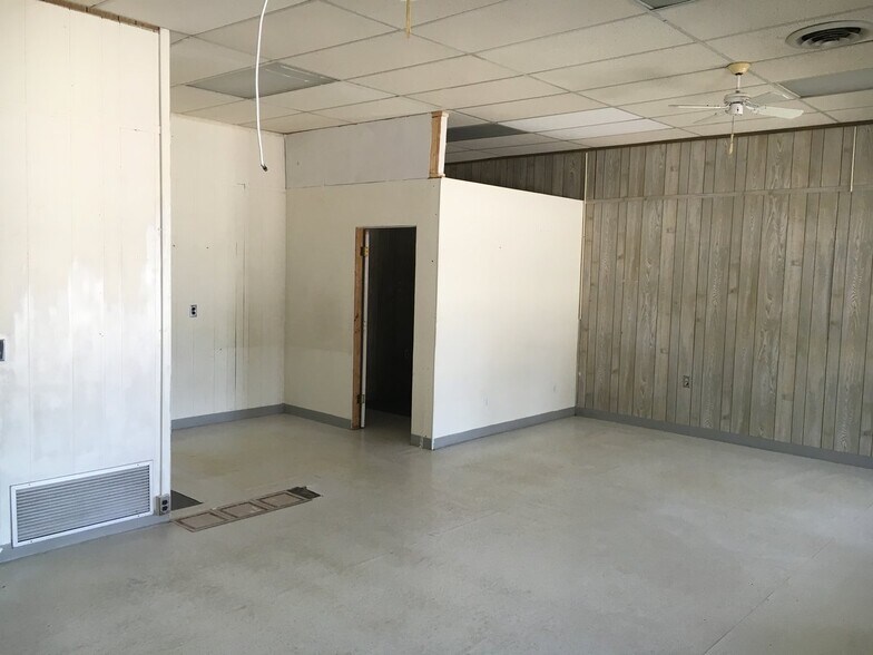 More Photos Of 615-643 E Saginaw Hwy, Grand Ledge Unknown For Lease