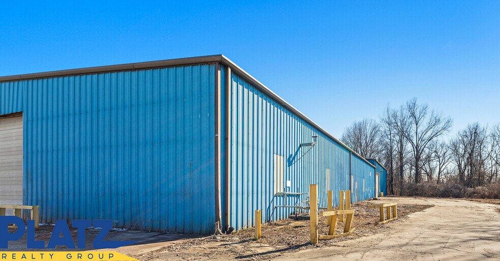 More Photos Of 1929 Larchmont Ave NE, Warren Warehouse For Sale