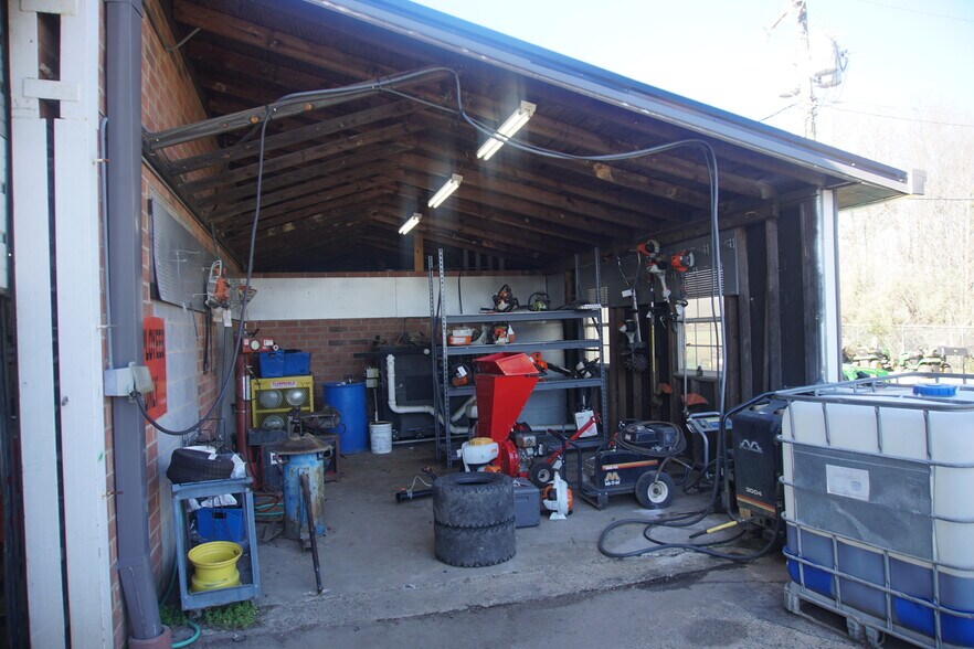More Photos Of 2725 Old Monroe Rd, Matthews Freestanding For Lease