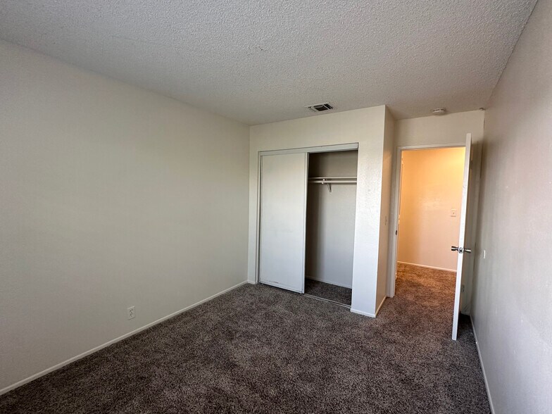 More Photos Of 12745 Navajo Rd, Apple Valley Apartments For Sale