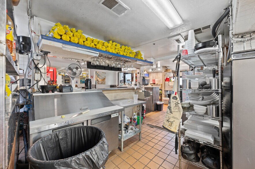 More Photos Of 5828 W Indian School Rd, Phoenix Restaurant For Sale