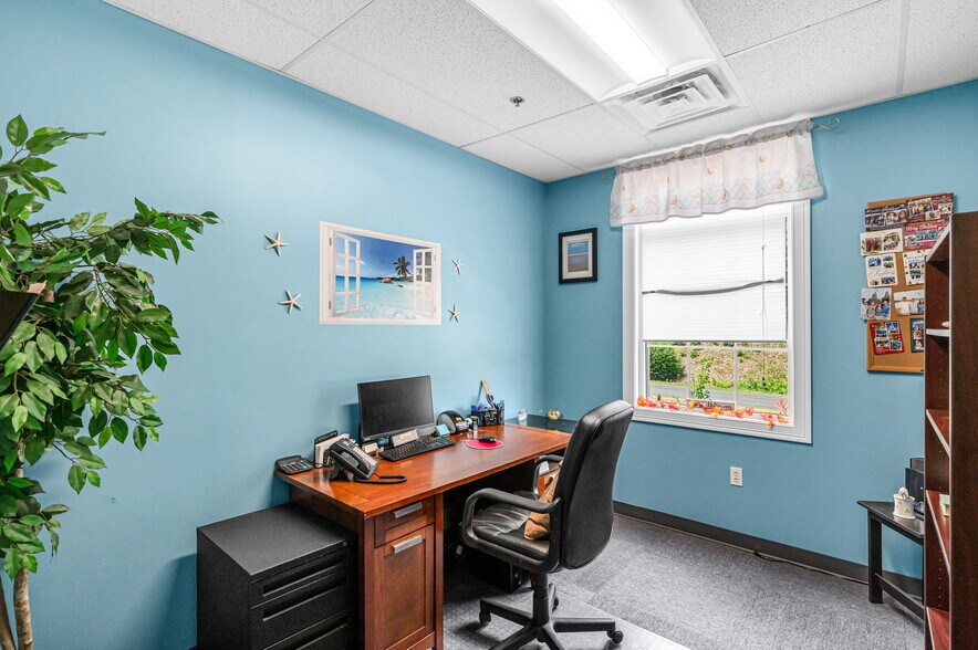 More Photos Of 835 Worcester St, Springfield Medical For Lease