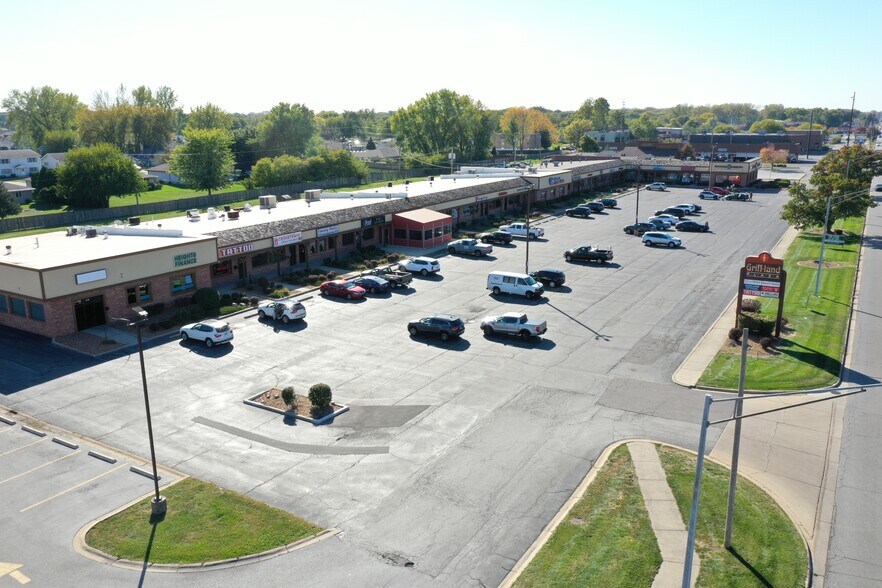 More Photos Of 1815-1957 W Glen Park Ave, Griffith Unknown For Lease