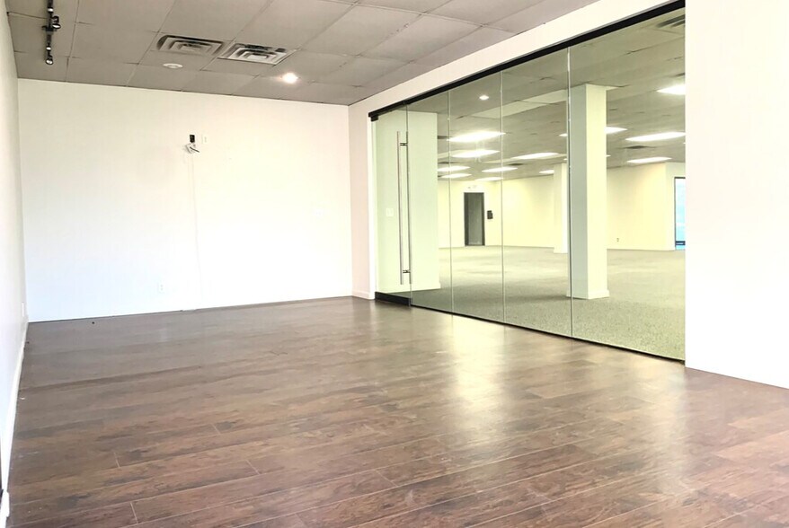 More Photos Of 3530 Forest Ln, Dallas Office For Lease