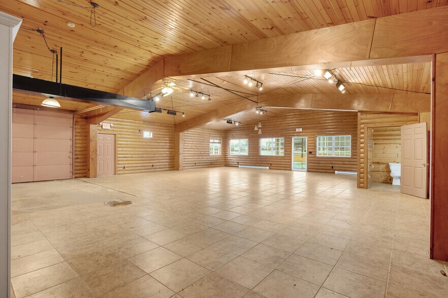 More Photos Of 3805 S Limit Ave, Sedalia General Retail For Sale