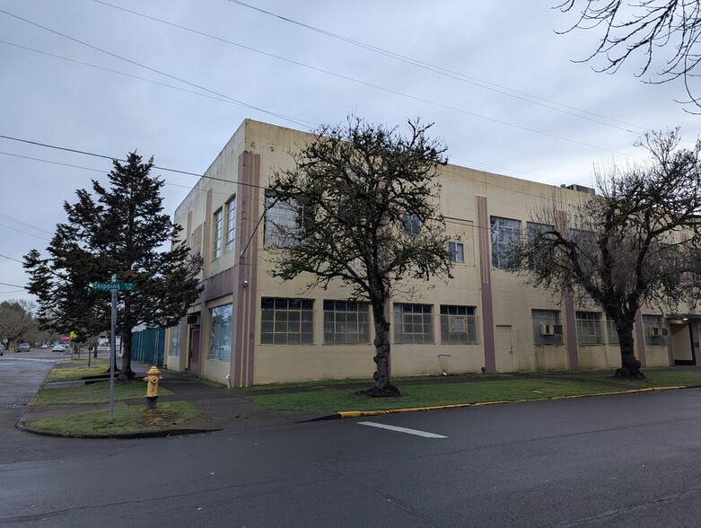 More Photos Of 725 Shipping St NE, Salem Lodge Meeting Hall For Sale